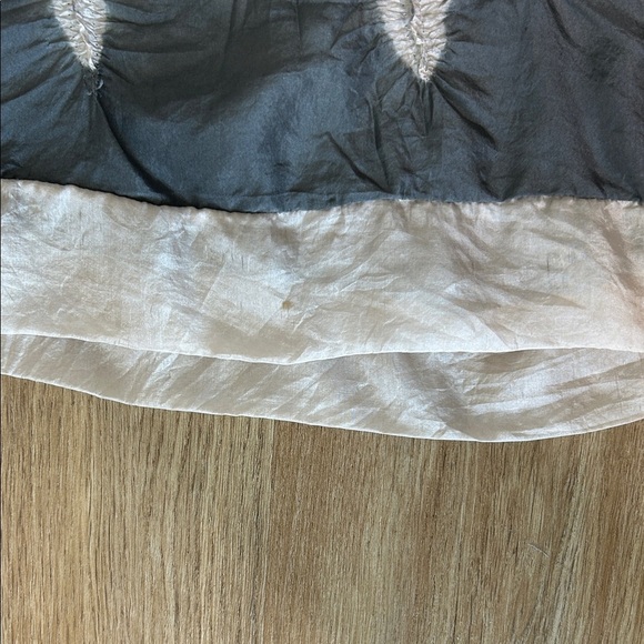 Viviana Uchitel Chic Grey and Cream Women's Sleeveless Blouse - Picture 7 of 8